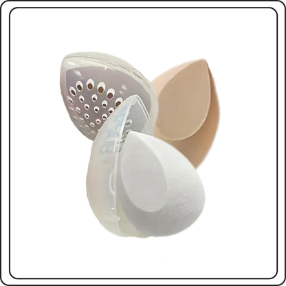 Clear plastic makeup sponge carrHard Plastic Makeup Sponge Protective Cases with beauty sponges on a white backgroundy cases and makeup sponges on a white background